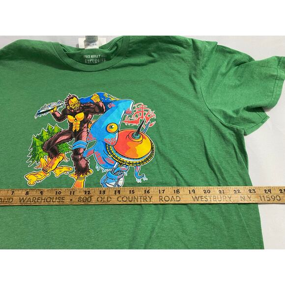 NWT Space Needle x ECCC T-Shirt – Green Bigfoot Sci-Fi Graphic – Size XL - Picture 7 of 8